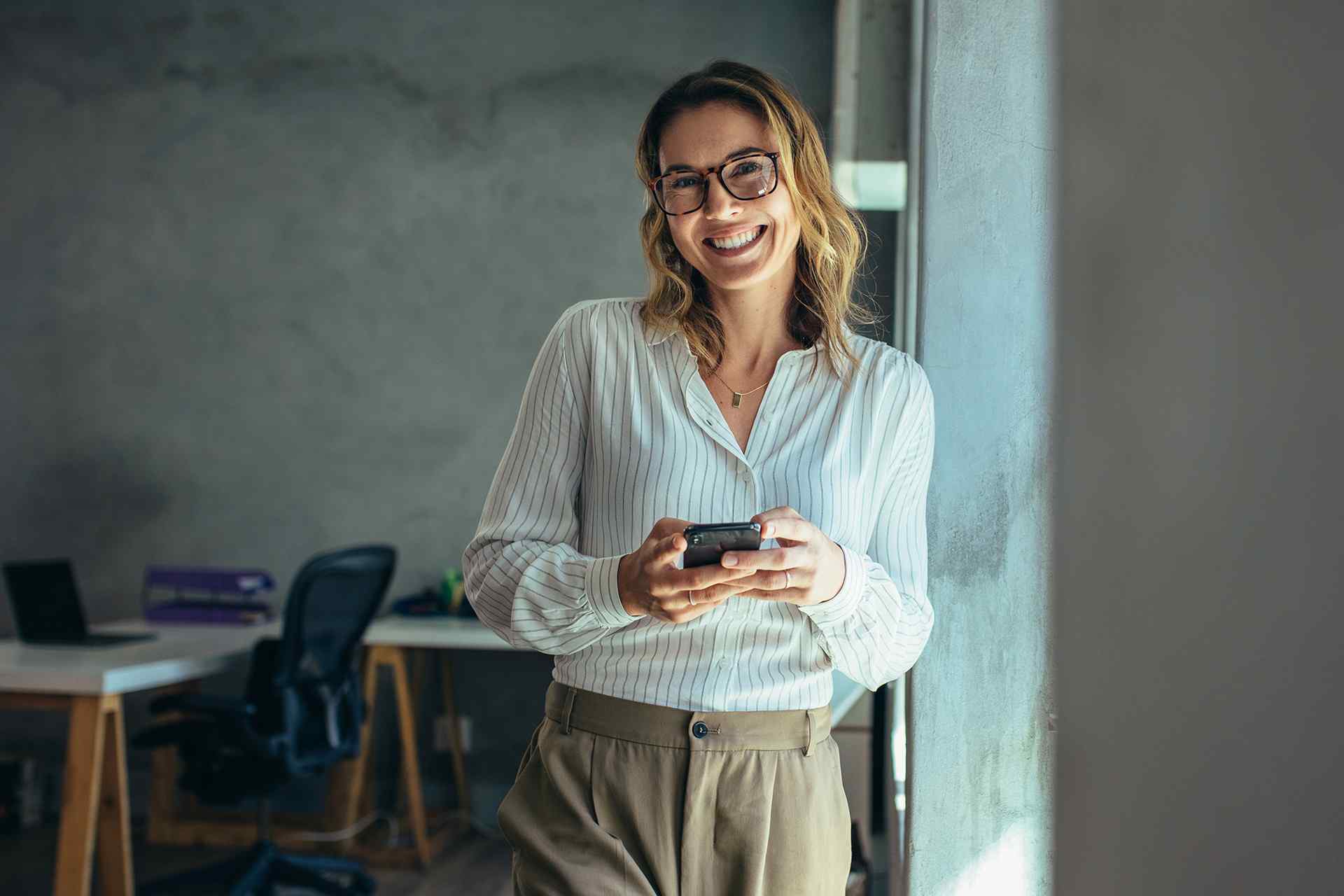 https://www.amlanconsult.com/wp-content/uploads/2020/09/fluid_hero_08.jpg
